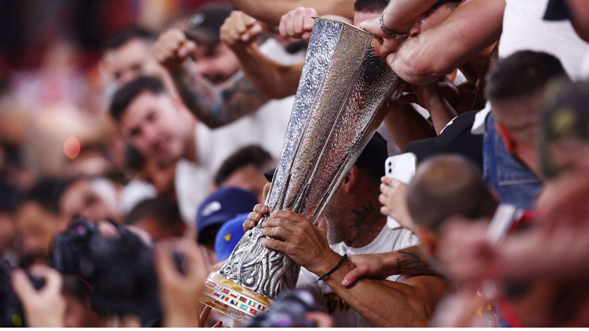 能够形成一 能够形成一